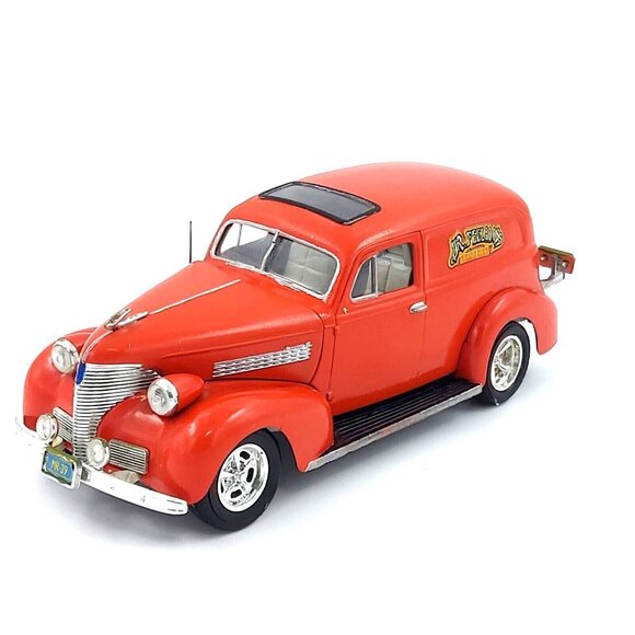 Monogram 39 Chevy Panel Truck Dr Feelgood's Elixir 1:24 Model 2772 Pre-Assembled - Picture 2 of 10